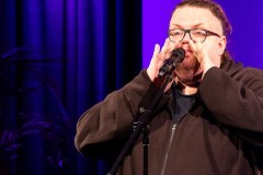 2024_Poetry-Slam-Maerz-Emm_2MB_qua