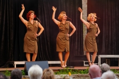 glitzer glamour girls revue auf der burg sonnenberg